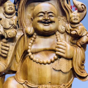 Di Lặc đứng trống tam tiểu gánh gậy như ý ngọc am.