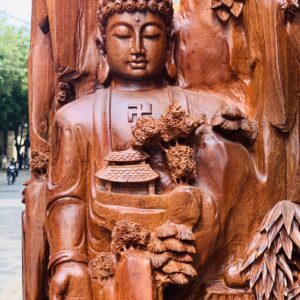 Nhất tâm bái Phật gỗ hương ta khủng.
