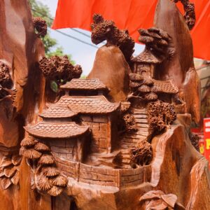 Nhất tâm bái Phật gỗ hương ta khủng.