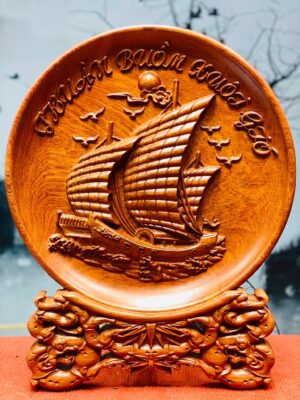 Tranh đĩa Thuận buồm xuôi gió gỗ hương đá