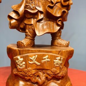 Quan Công xách đao vuốt râu cao 70 hương đá.