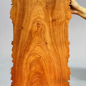 Dốc lịch Di Lặc gỗ hương đá.