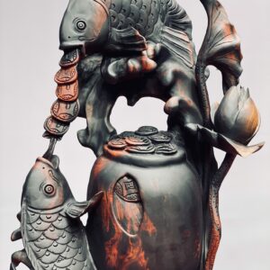 Cá chép chấn chum tiền gỗ trắc.