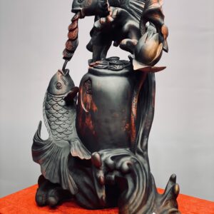 Cá chép chấn chum tiền gỗ trắc.