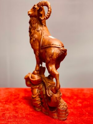 Nhất dương gỗ hương đá.