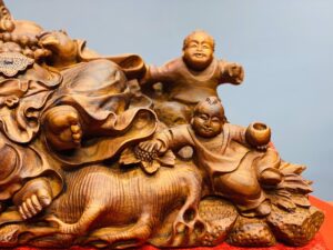 Di lặc ngũ tiểu gỗ sưa.