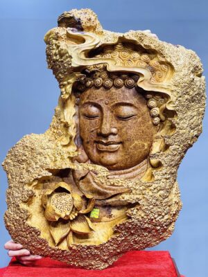 Diện Phật tổ nu hương.