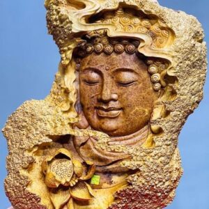Diện Phật tổ nu hương.