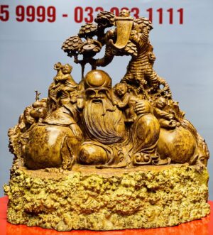 Ông thọ ngồi tùng nu hương