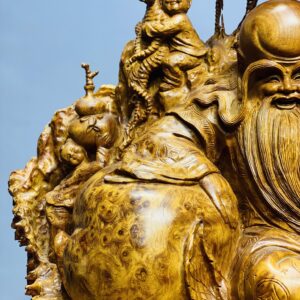 Ông thọ ngồi tùng nu hương
