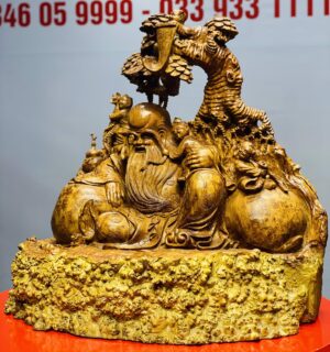 Ông thọ ngồi tùng nu hương