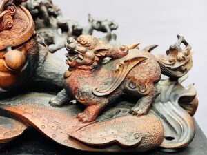 Gia đình tỳ hưu gỗ trắc