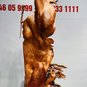 Đạt Ma múa võ gỗ hương ta.