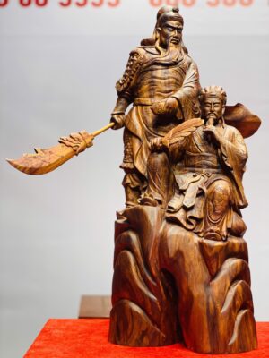 Quan Công, Khổng Minh gỗ sưa.