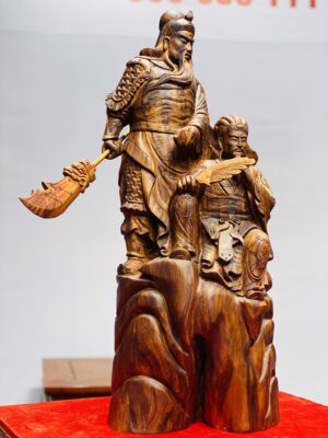 Quan Công, Khổng Minh gỗ sưa.