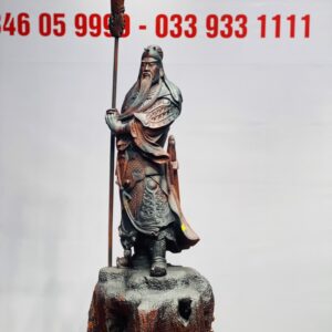 Quan Công chống đao gỗ trắc.