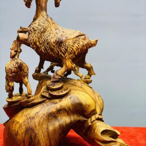 Tam dương trấn ngọc như ý gỗ sưa.