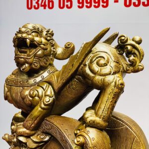 Tỳ hưu mẫu tử gỗ mun đuôi công.