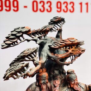 Tam đa ngồi tùng gỗ trắc.