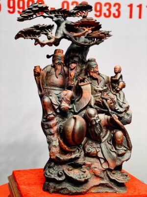 Tam đa ngồi tùng gỗ trắc.