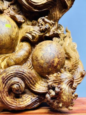 Đạt Ma múa võ song long gỗ nu hương.