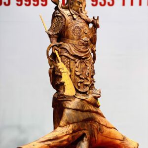 Quan Công vuốt râu gỗ sưa.