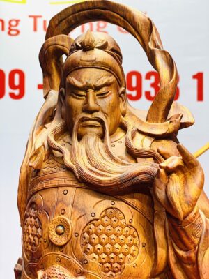 Quan Công vuốt râu gỗ sưa.