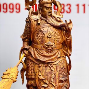 Quan Công vuốt râu gỗ sưa.