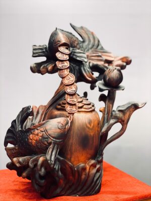 Song ngư chấn chum tiền gỗ trắc.