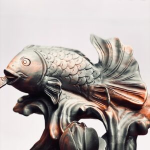 Song ngư chấn chum tiền gỗ trắc.