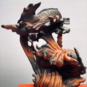 Song ngư chấn chum tiền gỗ trắc.