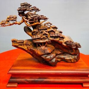 Tiểu cảnh nhà sàn sưa đỏ.
