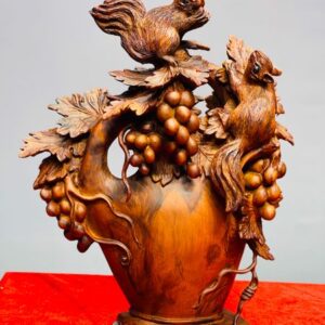 Bình nho sóc gỗ sưa.