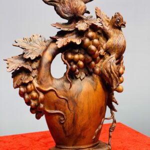 Bình nho sóc gỗ sưa.