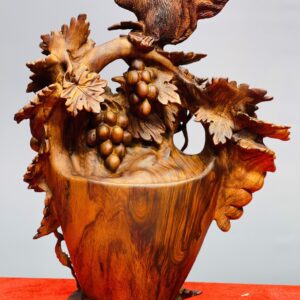 Bình nho sóc gỗ sưa.