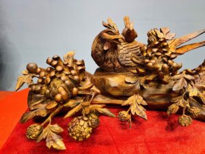 Chim trĩ hoa phù dung gỗ sưa.