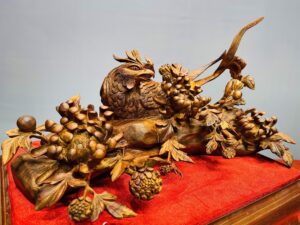 Chim trĩ hoa phù dung gỗ sưa.