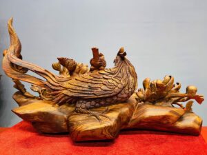Chim trĩ hoa phù dung gỗ sưa.