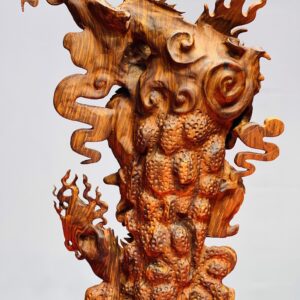 Rồng trấn ngọc gỗ sưa.