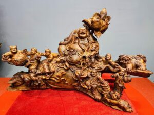 Di lặc cửu tiểu hoa sen nghê sưa.