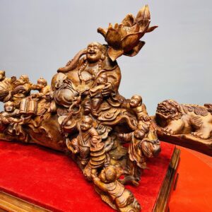 Di lặc cửu tiểu hoa sen nghê sưa.