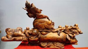 Di lặc cửu tiểu hoa sen nghê sưa.