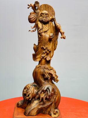 Đạt ma quá hải gỗ sưa.