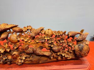 Bát điểu hoa mai gỗ sưa.