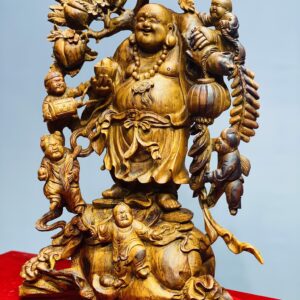 Di Lặc ngũ tiểu vác đào sưa.