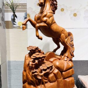 Nhất mã phi thiên gỗ hương đá