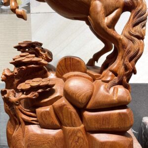 Nhất mã phi thiên gỗ hương đá