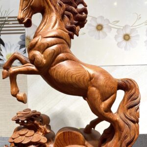 Nhất mã phi thiên gỗ hương đá