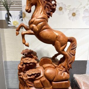 Nhất mã phi thiên gỗ hương đá
