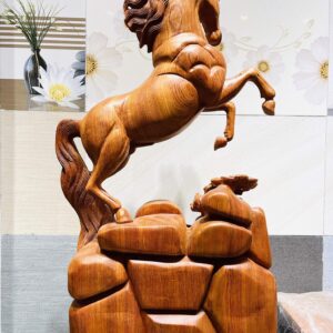 Nhất mã phi thiên gỗ hương đá